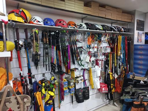 عکس فروشگاه تجهیزات کوهنوردی و سفر یاناکوه