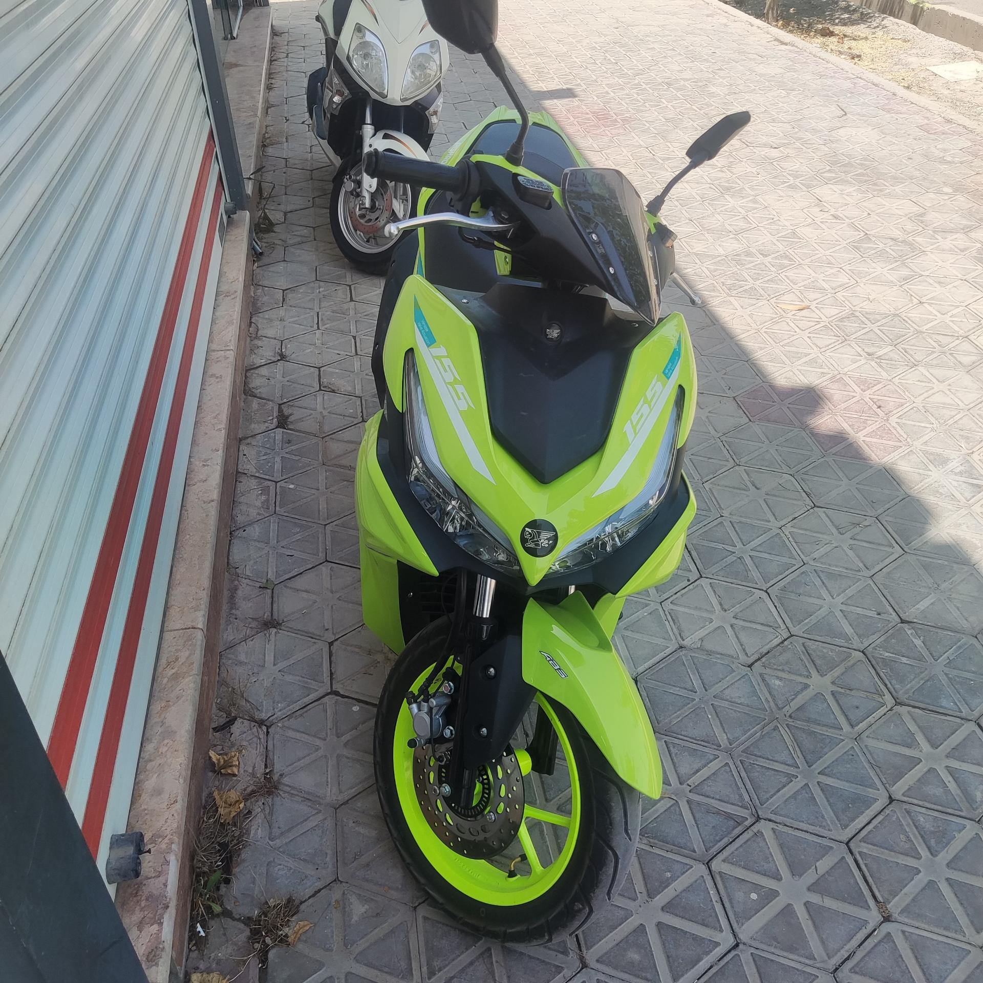 عکس فروش موتور سیکلت