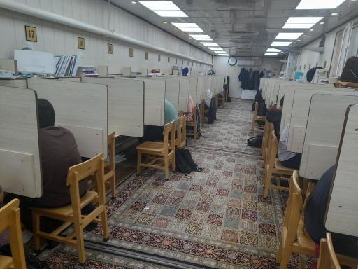عکس سالن مطالعه مرحوم امیرعلی صمدی
