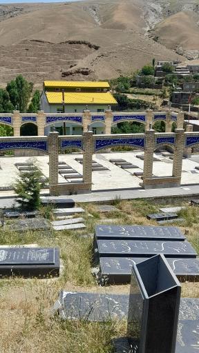 عکس گلزار شهدای امام حسین