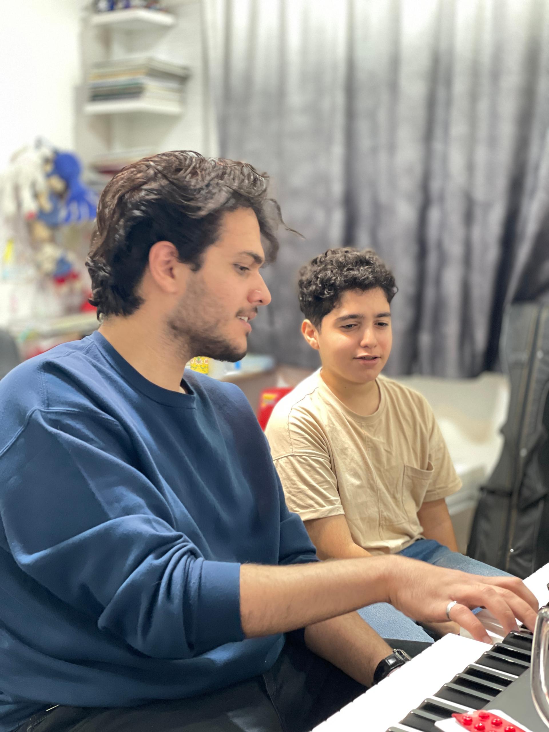 عکس آموزشگاه موسیقی سلمک رشت 