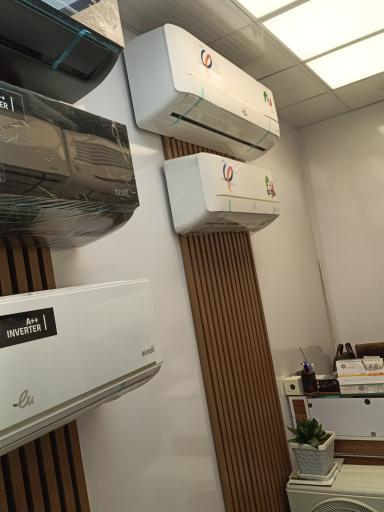 عکس فروشگاه ایران اسپلیت کولر گازی 