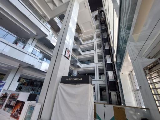 عکس مجتمع تجاری تفریحی عفیف آباد(سعدی)