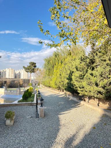 عکس باغ رستوران رزماری