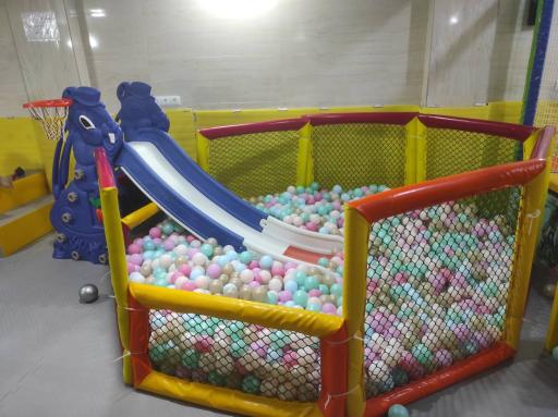 عکس خانه بازی آراد