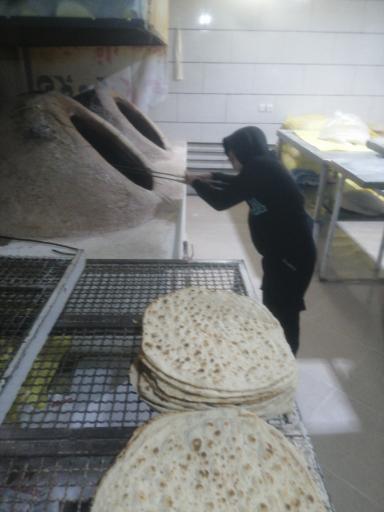 عکس نان تنوری عرشیا احمدی