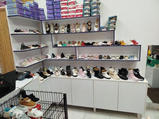 عکس کفش بچگانه پادین 