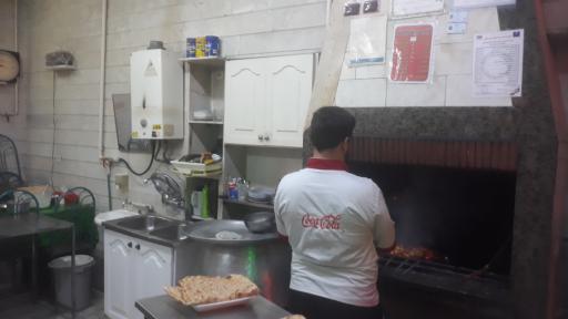 عکس کبابی چهار فصل