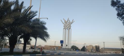 عکس میدان معلم