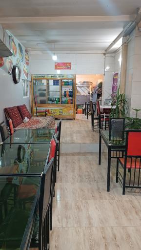 عکس تهیه غذای دوستان 