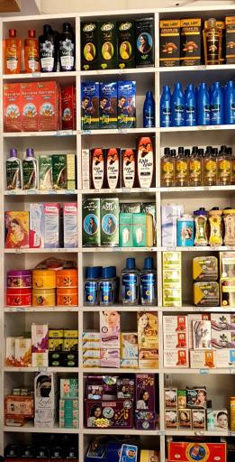 عطاری‌ طاها