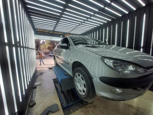 عکس کارشناسی تشخیص رنگ مهندس صابری