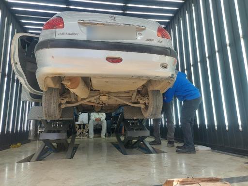 عکس کارشناسی تشخیص رنگ مهندس صابری