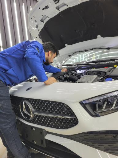 عکس کارشناسی تشخیص رنگ مهندس صابری