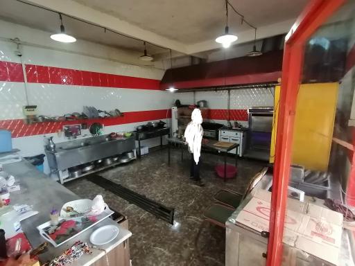 عکس رستوران ماهی سرای قزل