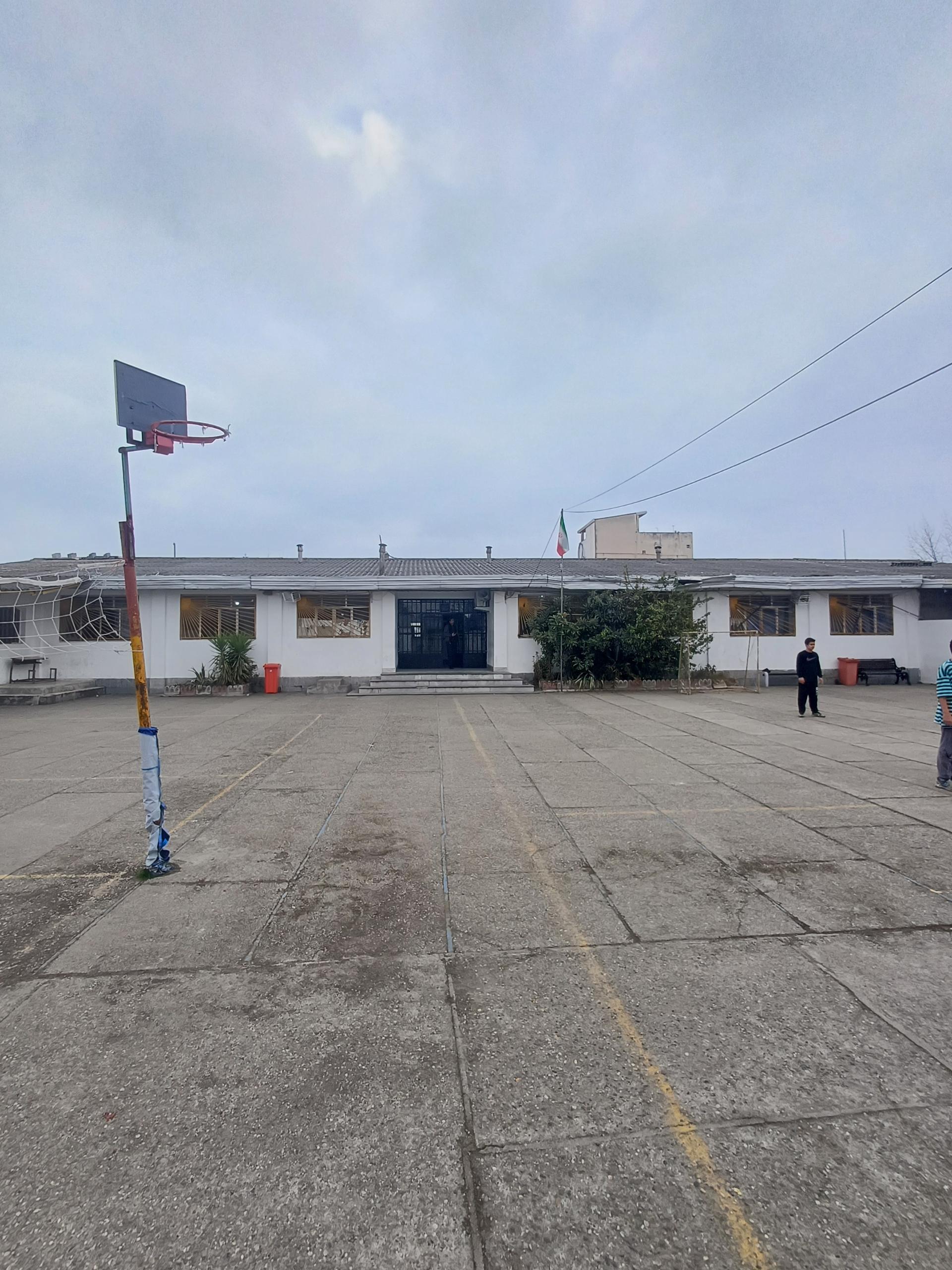 عکس دبیرستان هاشمی نژاد سرخ رود