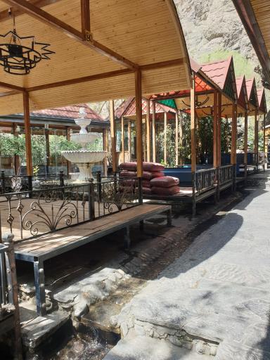 عکس رستوران آبشار کارا