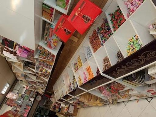 عکس قنادی پردیس نمین