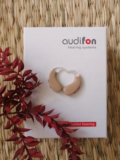 عکس ارزیابی شنوایی و سمعک شِنو