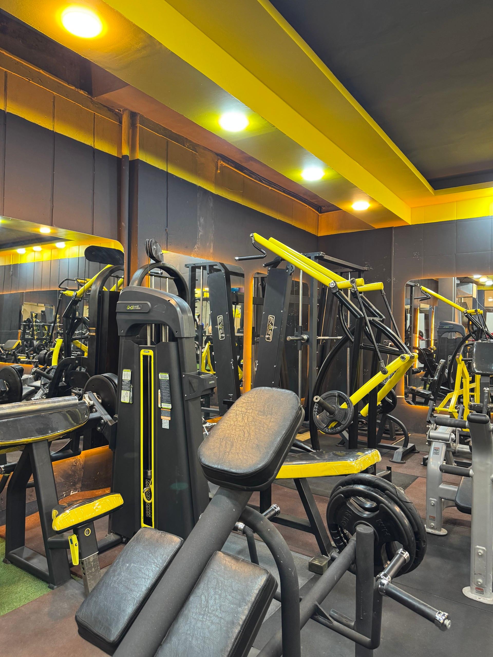 عکس باشگاه ورزشی حقیقی