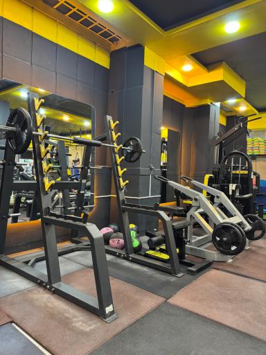 عکس باشگاه ورزشی حقیقی