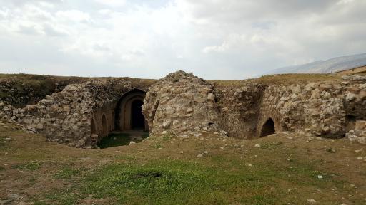 عکس قلعه هزار درب آبدانان