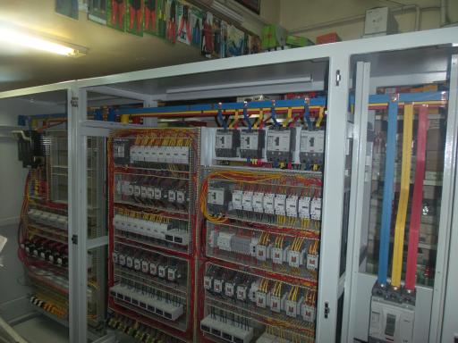 عکس صنعت برق فرشاد