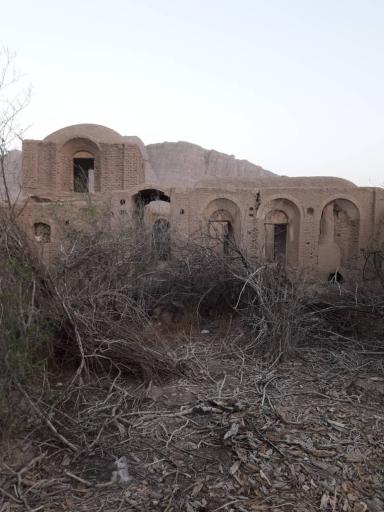 عکس قلعه چهارصدساله گوجر