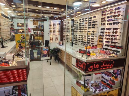 عکس عینک سازی ایلیا