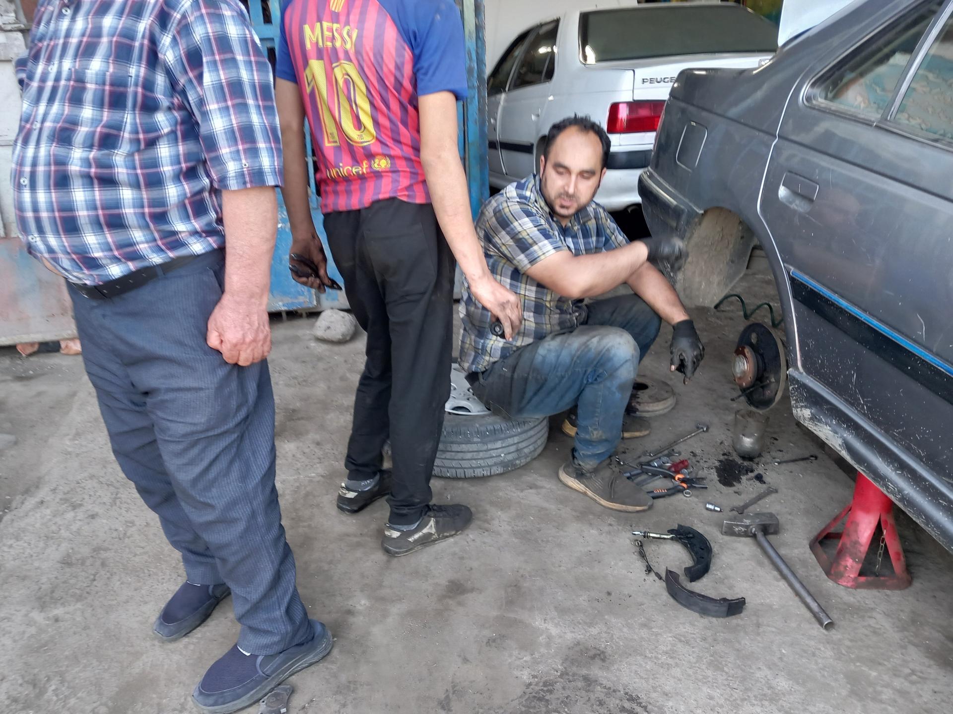 عکس اتو مکانیک بی نظیر