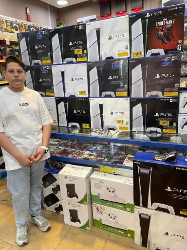 عکس فروشگاه پلی استیشن خرم