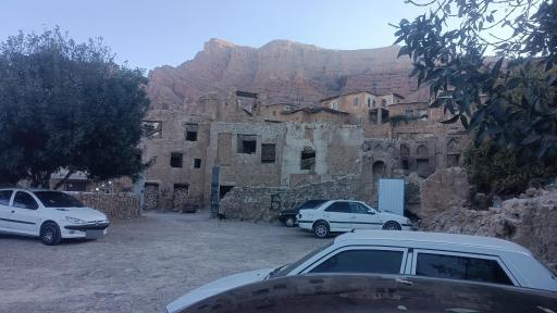 عکس پارکینگ شبانه روزی آرش 