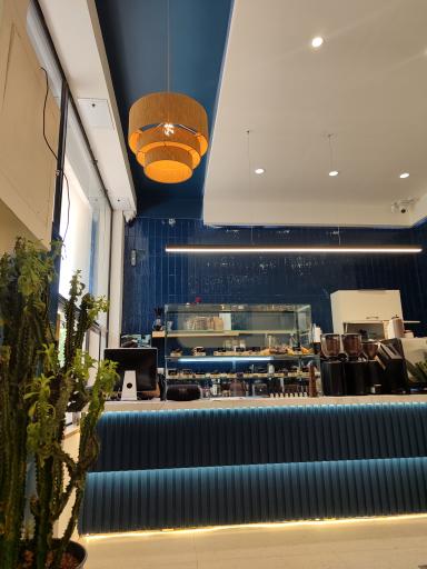 عکس کافه کی آر بی