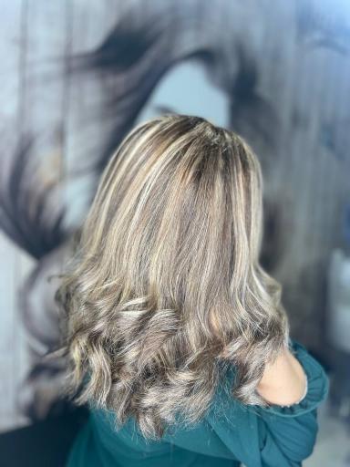 عکس سالن آرایش و زیبایی عفاف