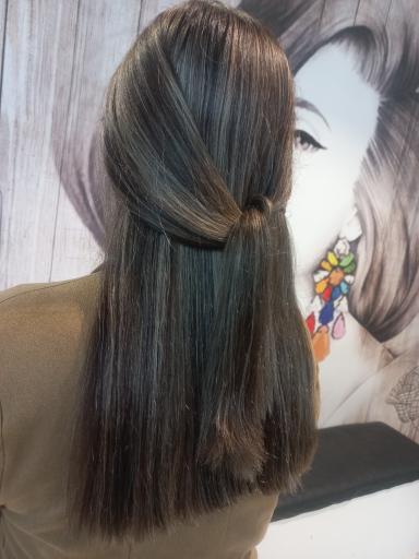 عکس سالن آرایش و زیبایی عفاف