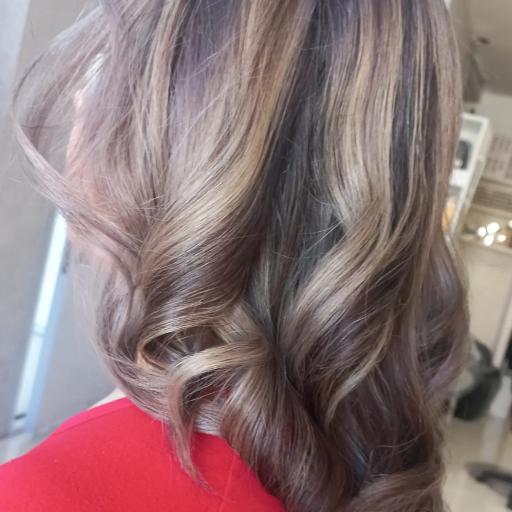 عکس سالن آرایش و زیبایی عفاف