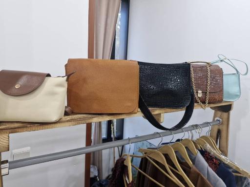 عکس آوا چرم شمال