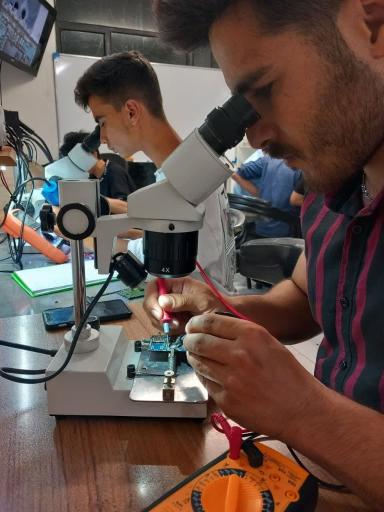 آموزشگاه فنی حرفه ای ایده پاژ 