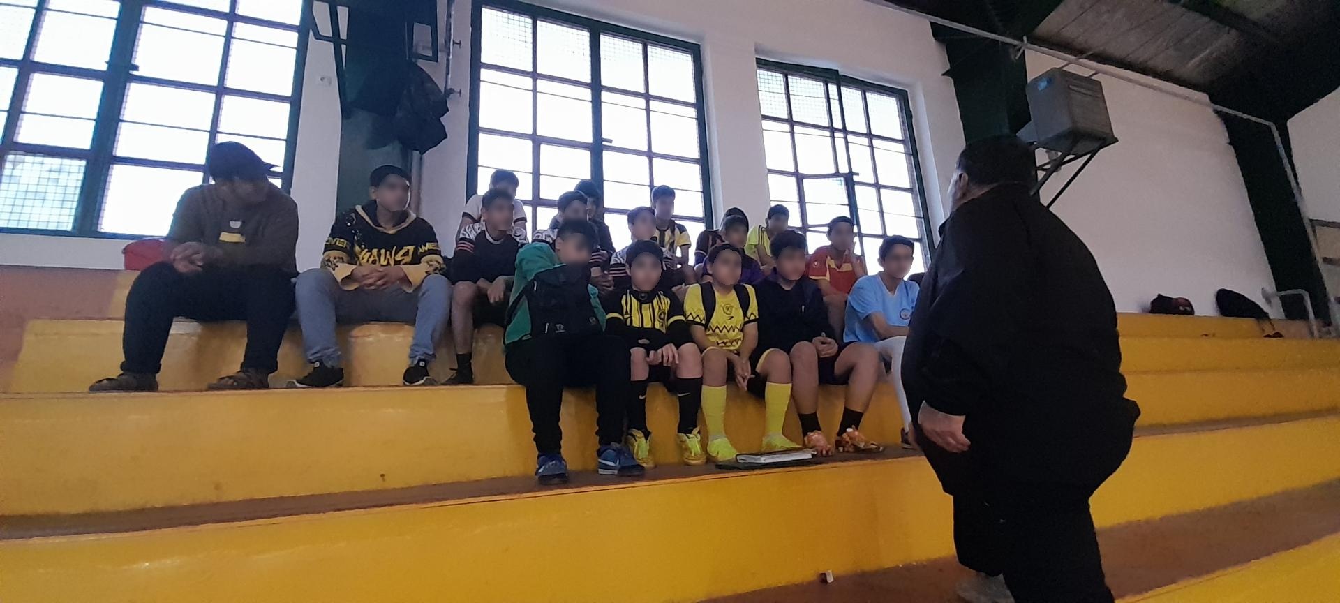 عکس سالن ورزشی شهید خزایی