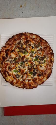 عکس ساندویچ و پیتزا خانواده