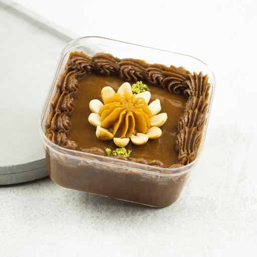 عکس کارگاه حلوا و خرما و شیرینی جات آزرث