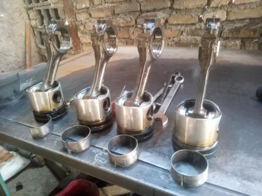 عکس تعمیرگاه کاویان