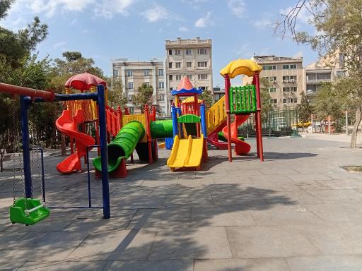 عکس زمین بازی پارک ستارخان 