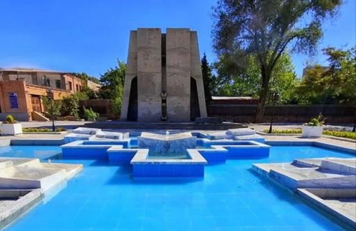 عکس مقبره شیخ رکن الدین اوحدی مراغه ای