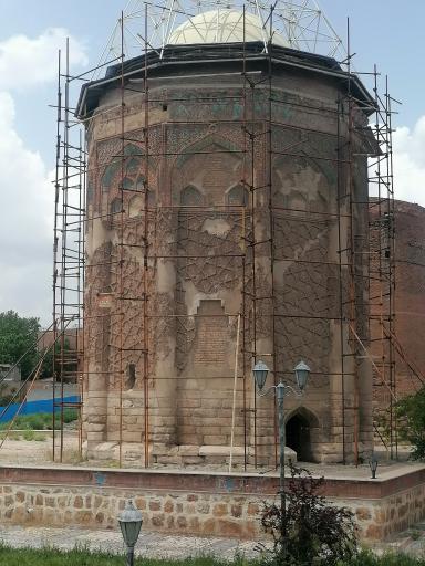 عکس مقبره شیخ رکن الدین اوحدی مراغه ای