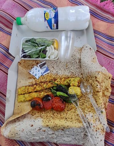 عکس کوبیده مرغ ذغالی حاج محمد جعفر