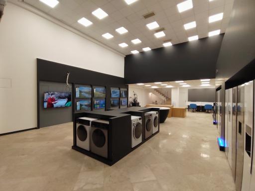 عکس فروشگاه زنجیره ای مادیران 