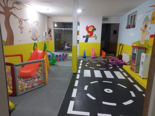 عکس دبستان و کودکستان ملائک