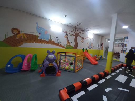 عکس دبستان و کودکستان ملائک