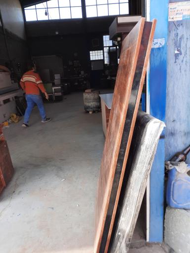 عکس میز اداری تک ترنج